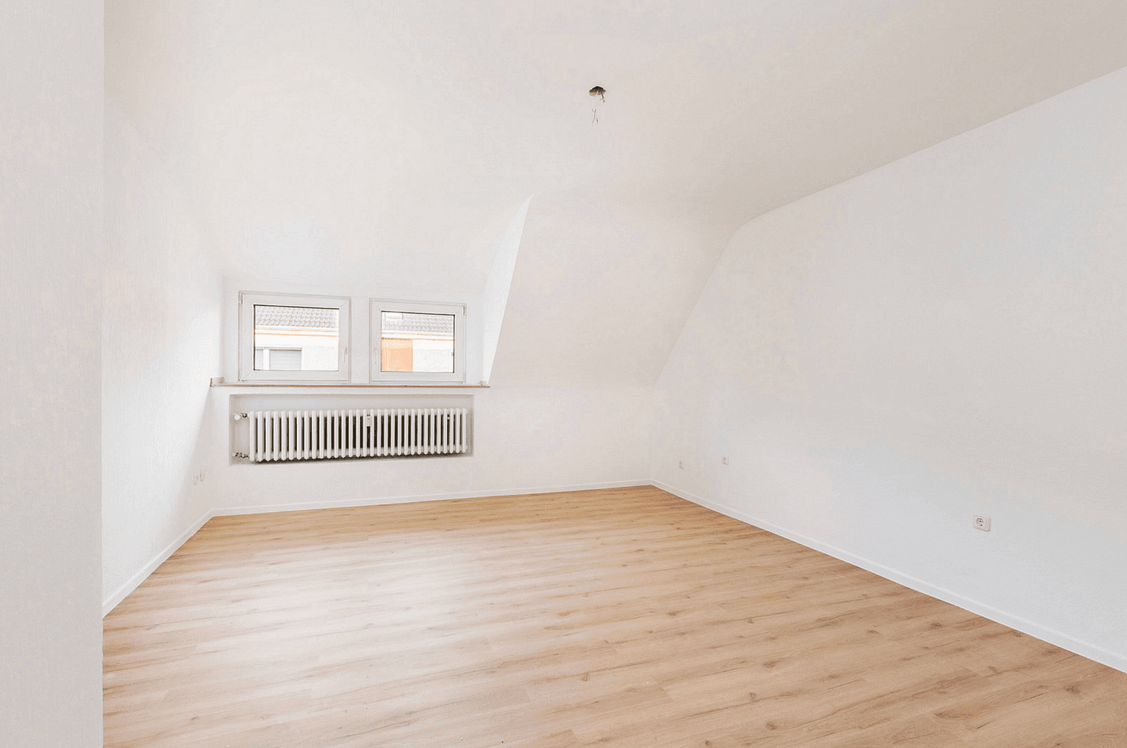 Prodej bytu 1+kk 37 m², Köln, Severní Porýní-Vestfálsko Prodej bytu 1+kk 37 m², Köln, Severní Porýní-Vestfálsko