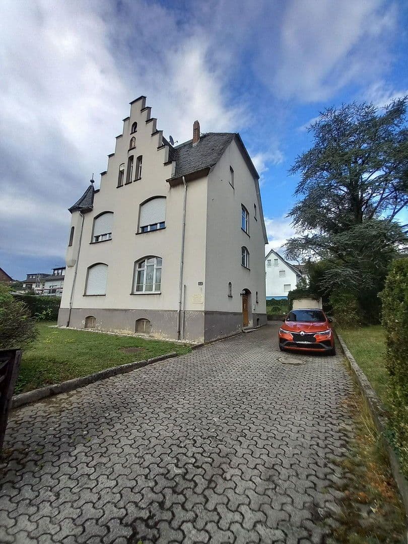 Prodej domu 241 m², pozemek 1.061 m², Bad Camberg, Hessen Prodej domu 241 m², pozemek 1.061 m², Bad Camberg, Hessen