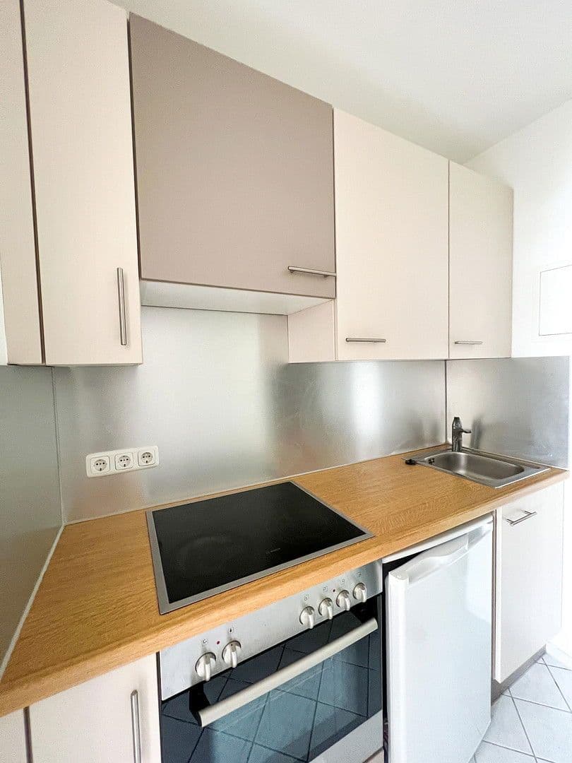 Pronájem bytu 1+1 19 m², Falkenstraße 33, München, Bavorsko Pronájem bytu 1+1 19 m², Falkenstraße 33, München, Bavorsko