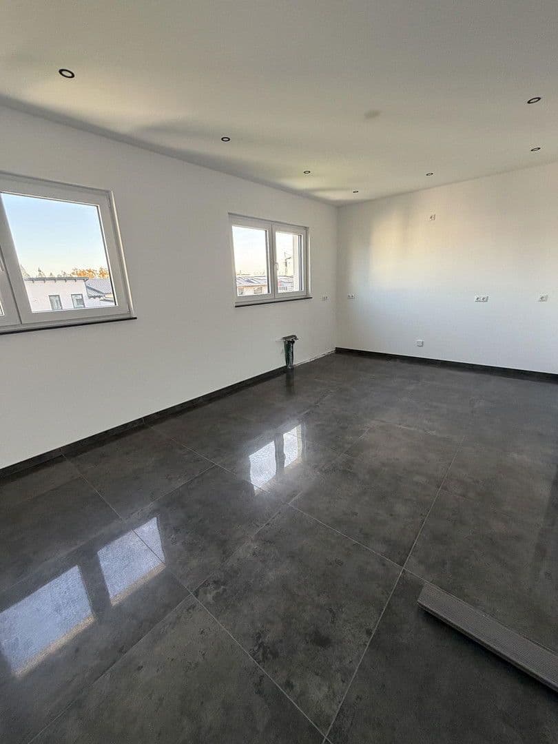 Pronájem domu 200 m², pozemek 100 m², Ofenbach, Hessen Pronájem domu 200 m², pozemek 100 m², Ofenbach, Hessen