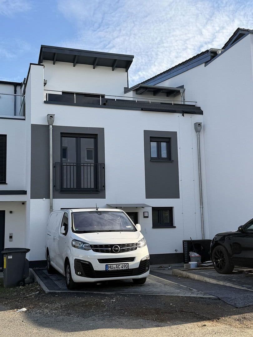 Pronájem domu 200 m², pozemek 100 m², Ofenbach, Hessen Pronájem domu 200 m², pozemek 100 m², Ofenbach, Hessen