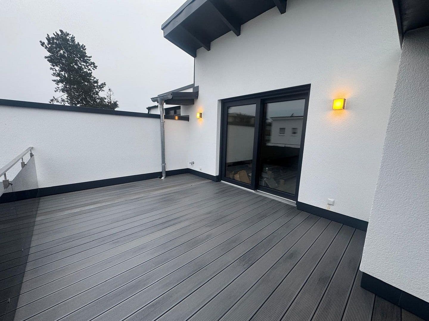 Pronájem domu 200 m², pozemek 100 m², Ofenbach, Hessen Pronájem domu 200 m², pozemek 100 m², Ofenbach, Hessen