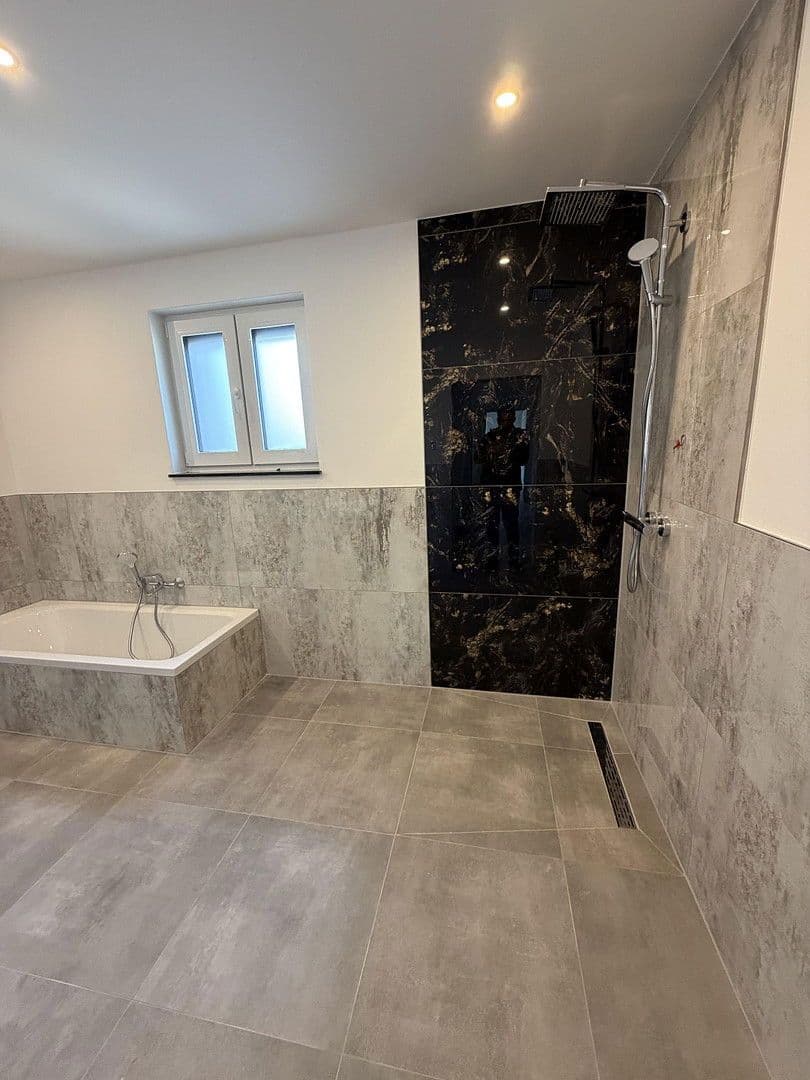 Pronájem domu 200 m², pozemek 100 m², Ofenbach, Hessen Pronájem domu 200 m², pozemek 100 m², Ofenbach, Hessen