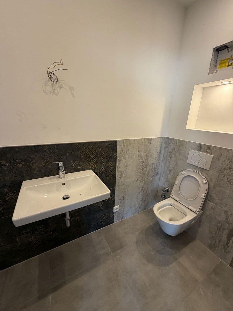 Pronájem domu 200 m², pozemek 100 m², Ofenbach, Hessen Pronájem domu 200 m², pozemek 100 m², Ofenbach, Hessen