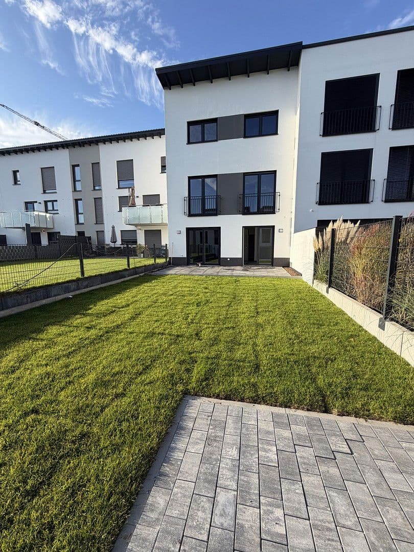 Pronájem domu 200 m², pozemek 100 m², Ofenbach, Hessen Pronájem domu 200 m², pozemek 100 m², Ofenbach, Hessen