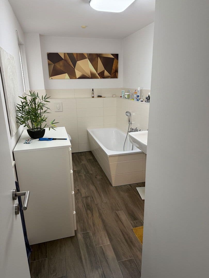 Pronájem bytu 2+1 75 m², Lyonstrasse 13, Berlin, Berlín Pronájem bytu 2+1 75 m², Lyonstrasse 13, Berlin, Berlín