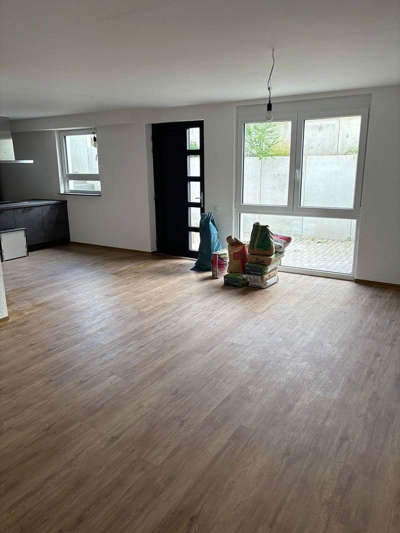 Pronájem bytu 2+1 66 m², Massenbachhausen, Bádensko-Württembersko Pronájem bytu 2+1 66 m², Massenbachhausen, Bádensko-Württembersko