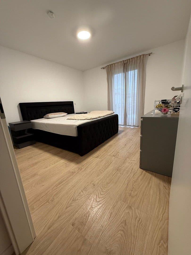 Pronájem bytu 4+1 94 m², Rosbach v. d. Höhe, Hessen Pronájem bytu 4+1 94 m², Rosbach v. d. Höhe, Hessen