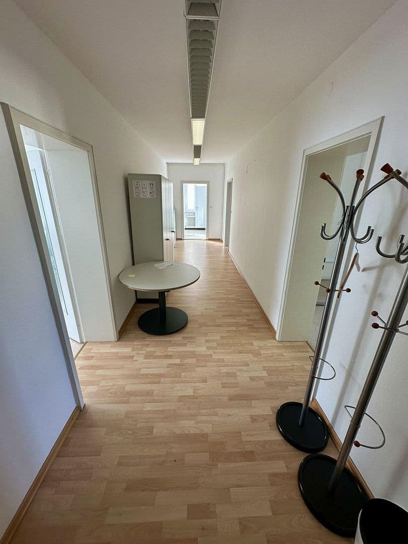 Pronájem kanceláře 120 m², Bahnhofstraße 21, Penzberg, Bavorsko Pronájem kanceláře 120 m², Bahnhofstraße 21, Penzberg, Bavorsko