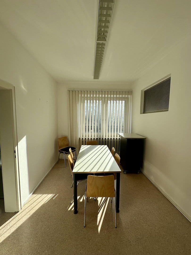 Pronájem kanceláře 120 m², Bahnhofstraße 21, Penzberg, Bavorsko Pronájem kanceláře 120 m², Bahnhofstraße 21, Penzberg, Bavorsko