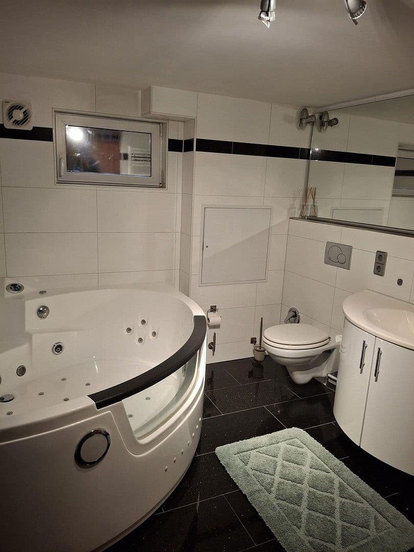 Prodej domu 150 m², pozemek 385 m², Paracelsusstr. 7, Ludwigshafen am Rhein, Porýní-Falc Prodej domu 150 m², pozemek 385 m², Paracelsusstr. 7, Ludwigshafen am Rhein, Porýní-Falc