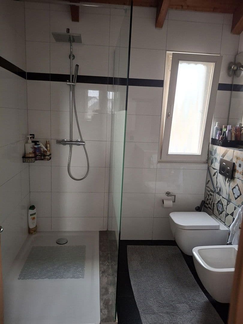 Prodej domu 150 m², pozemek 385 m², Paracelsusstr. 7, Ludwigshafen am Rhein, Porýní-Falc Prodej domu 150 m², pozemek 385 m², Paracelsusstr. 7, Ludwigshafen am Rhein, Porýní-Falc