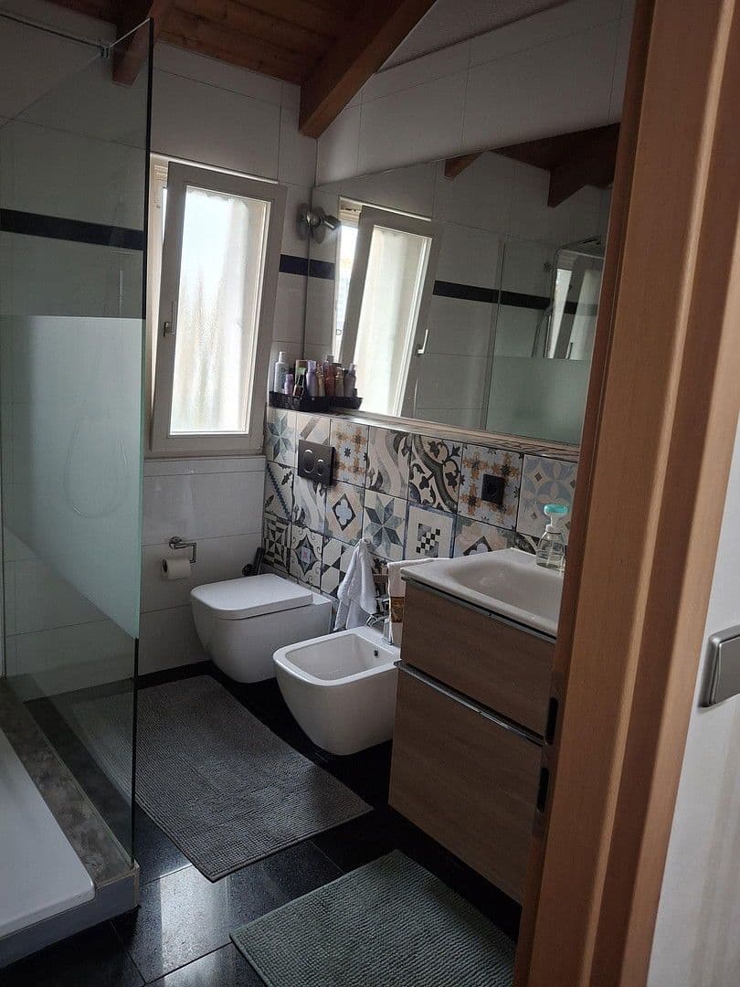 Prodej domu 150 m², pozemek 385 m², Paracelsusstr. 7, Ludwigshafen am Rhein, Porýní-Falc Prodej domu 150 m², pozemek 385 m², Paracelsusstr. 7, Ludwigshafen am Rhein, Porýní-Falc