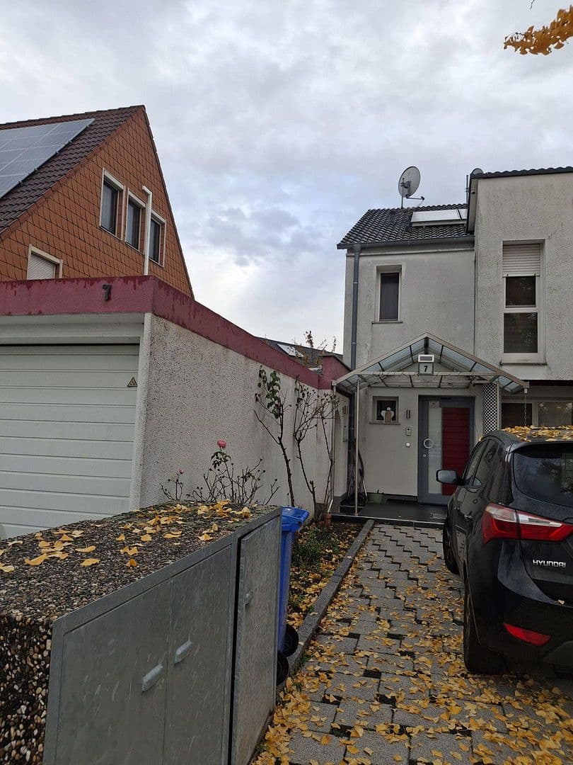 Prodej domu 150 m², pozemek 385 m², Paracelsusstr. 7, Ludwigshafen am Rhein, Porýní-Falc Prodej domu 150 m², pozemek 385 m², Paracelsusstr. 7, Ludwigshafen am Rhein, Porýní-Falc