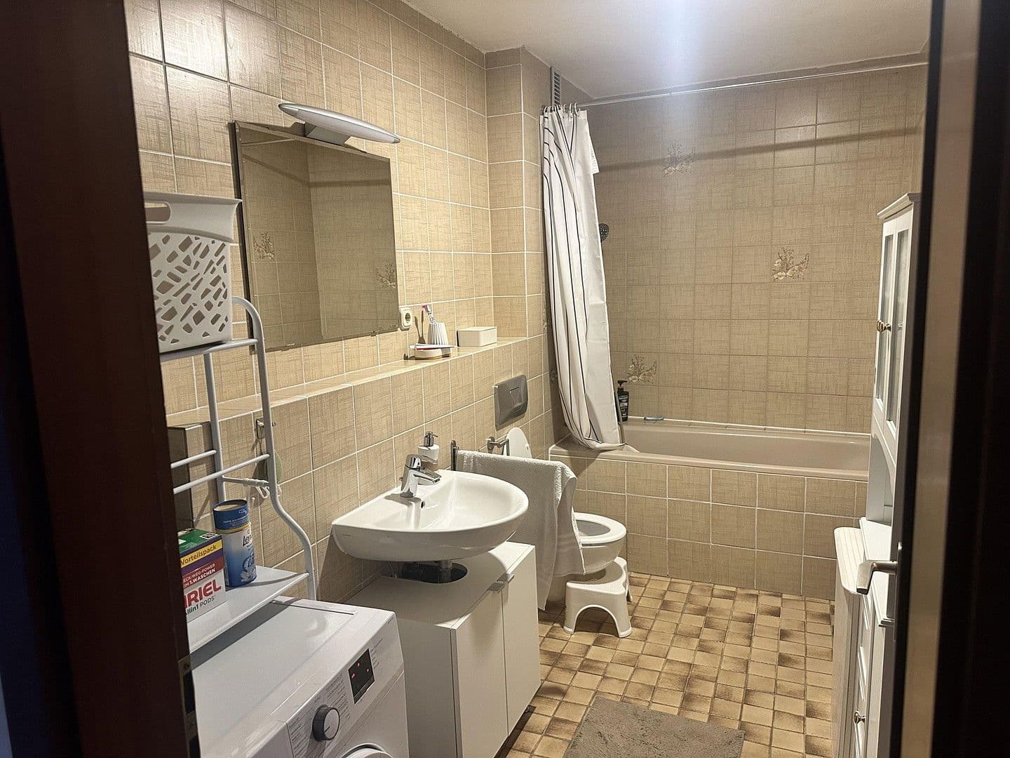 Pronájem bytu 3+1 75 m², Bitterstraße 81, Köln, Severní Porýní-Vestfálsko Pronájem bytu 3+1 75 m², Bitterstraße 81, Köln, Severní Porýní-Vestfálsko