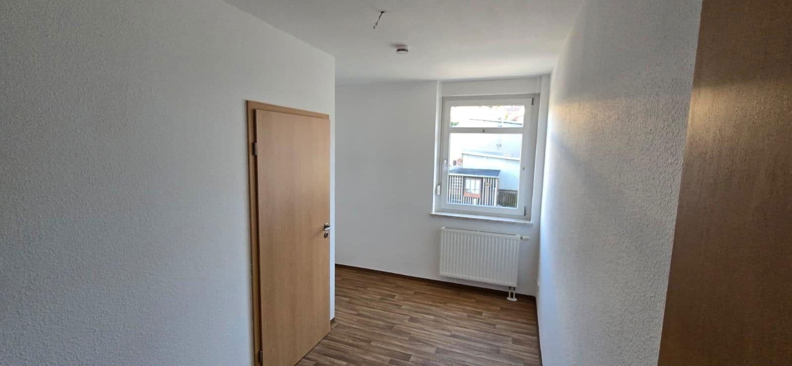 Pronájem bytu 3+1 69 m², Südstraße 1, Lengenfeld, Sasko Pronájem bytu 3+1 69 m², Südstraße 1, Lengenfeld, Sasko