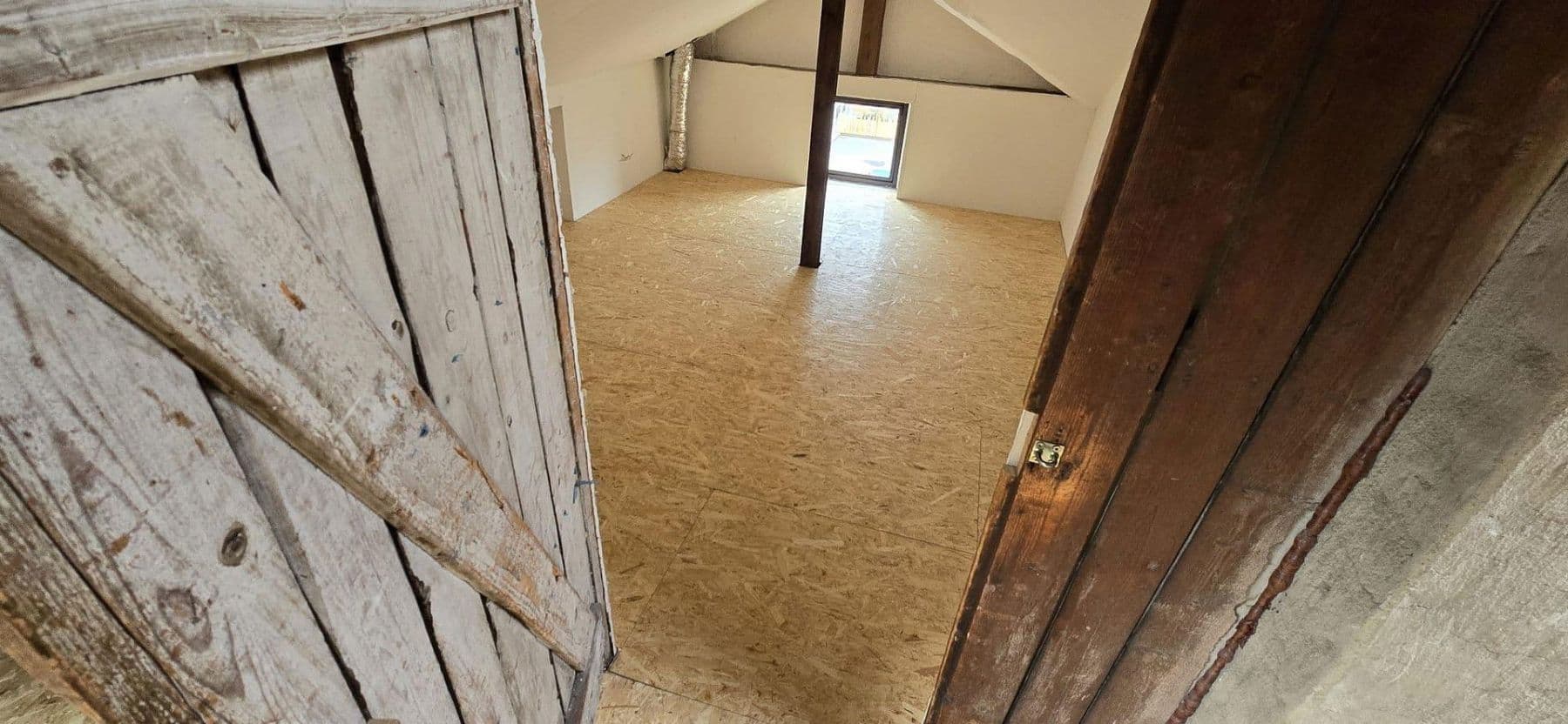 Pronájem bytu 3+1 69 m², Südstraße 1, Lengenfeld, Sasko Pronájem bytu 3+1 69 m², Südstraße 1, Lengenfeld, Sasko