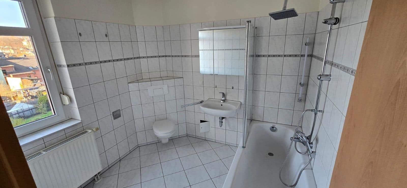 Pronájem bytu 3+1 69 m², Südstraße 1, Lengenfeld, Sasko Pronájem bytu 3+1 69 m², Südstraße 1, Lengenfeld, Sasko