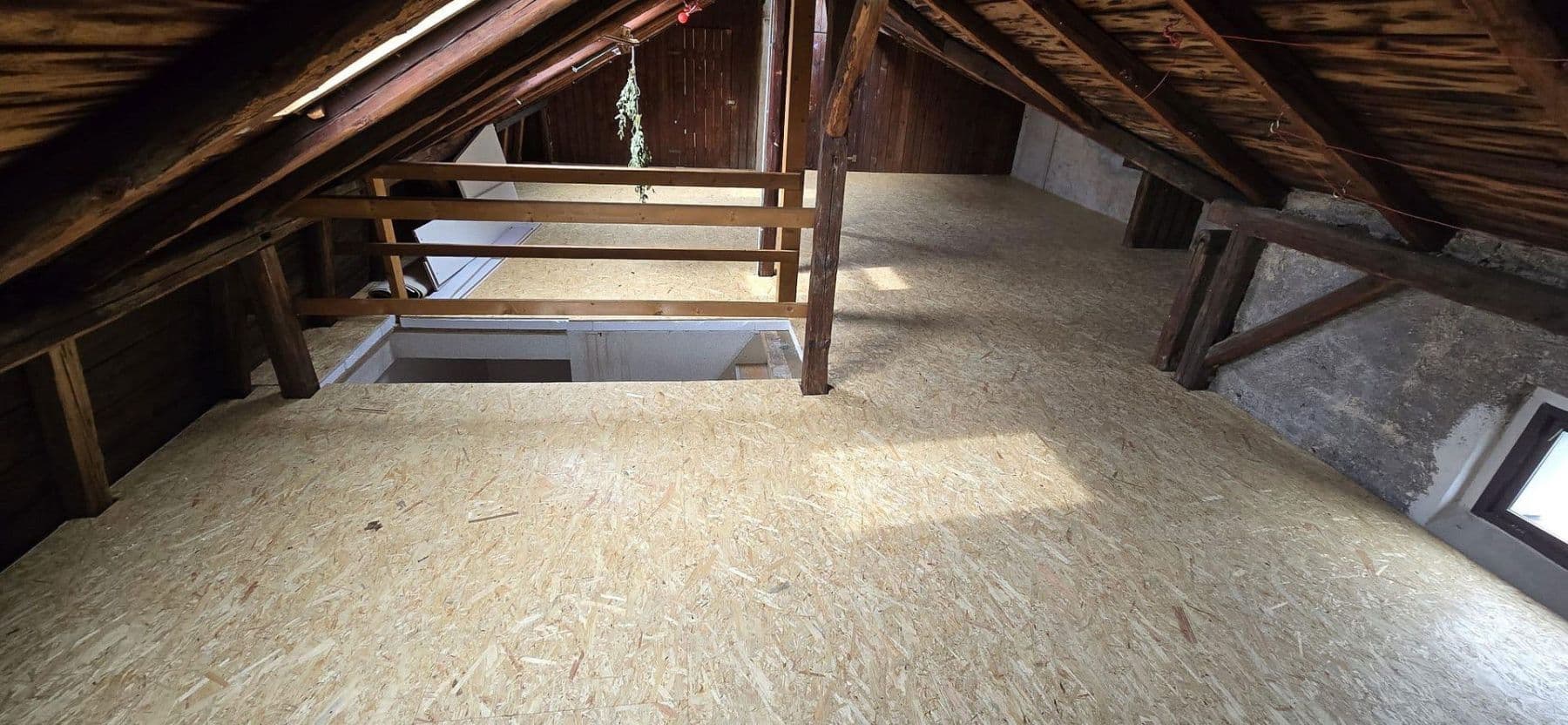 Pronájem bytu 3+1 69 m², Südstraße 1, Lengenfeld, Sasko Pronájem bytu 3+1 69 m², Südstraße 1, Lengenfeld, Sasko