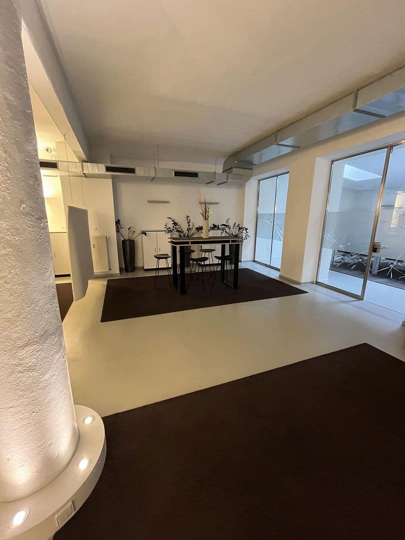 Pronájem kanceláře 17 m², Köln, Severní Porýní-Vestfálsko Pronájem kanceláře 17 m², Köln, Severní Porýní-Vestfálsko