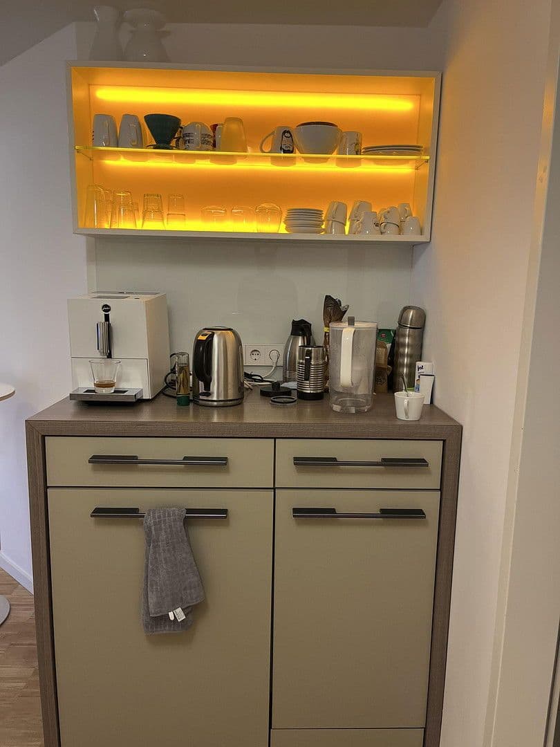 Pronájem kanceláře 17 m², Köln, Severní Porýní-Vestfálsko Pronájem kanceláře 17 m², Köln, Severní Porýní-Vestfálsko