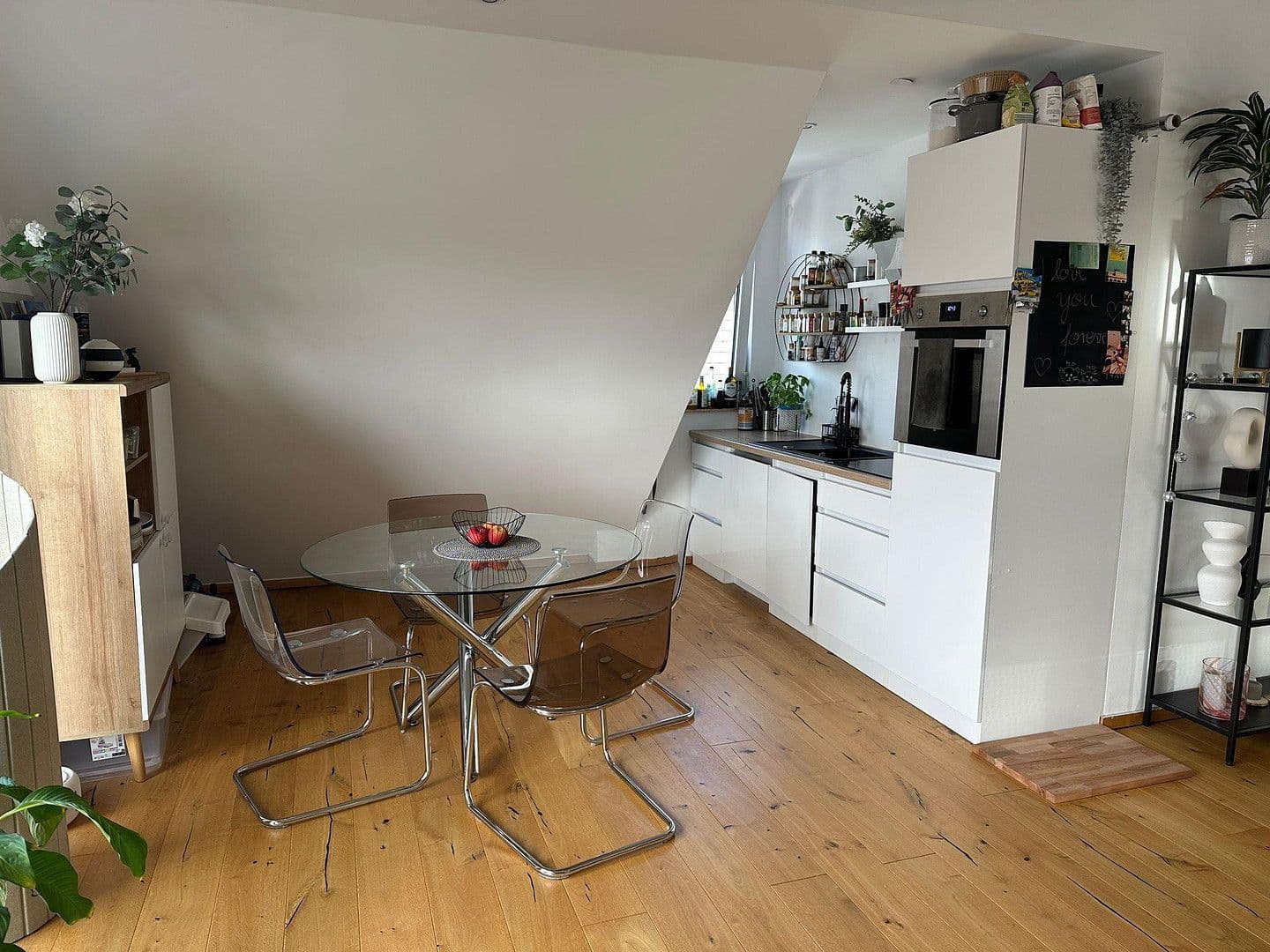 Pronájem bytu 2+1 63 m², Darmstadt, Hessen Pronájem bytu 2+1 63 m², Darmstadt, Hessen