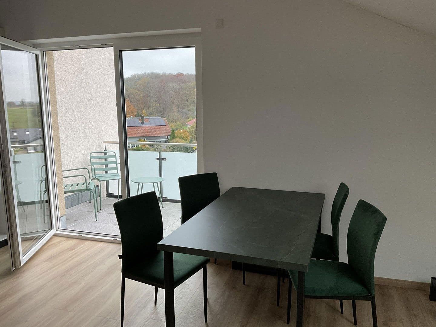 Pronájem bytu 1+1 35 m², Oberhofer Str. 4, Künzelsau, Bádensko-Württembersko Pronájem bytu 1+1 35 m², Oberhofer Str. 4, Künzelsau, Bádensko-Württembersko