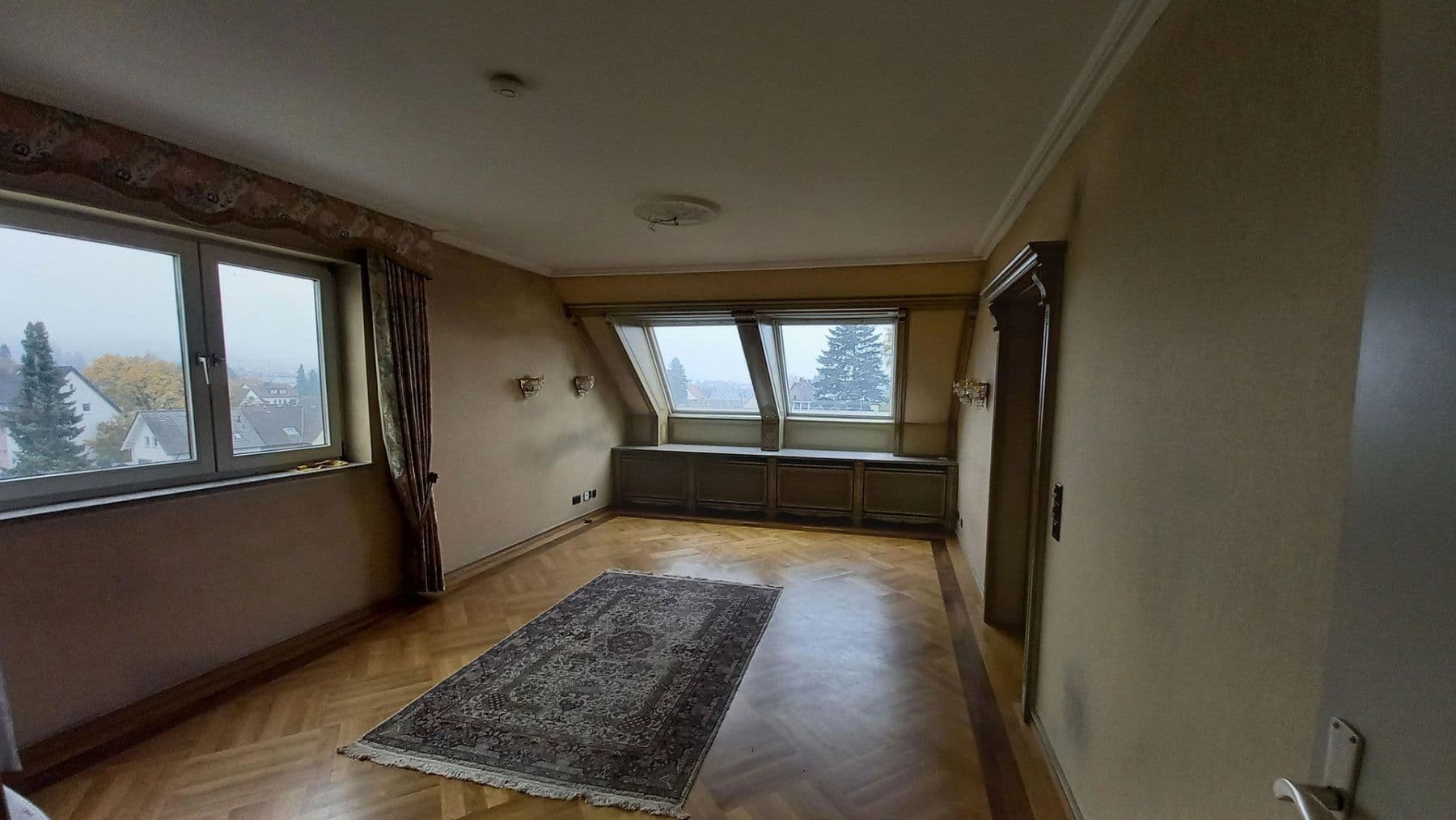 Pronájem bytu 3+1 166 m², Kiefernweg 1, Seeheim-Jugenheim, Hessen Pronájem bytu 3+1 166 m², Kiefernweg 1, Seeheim-Jugenheim, Hessen