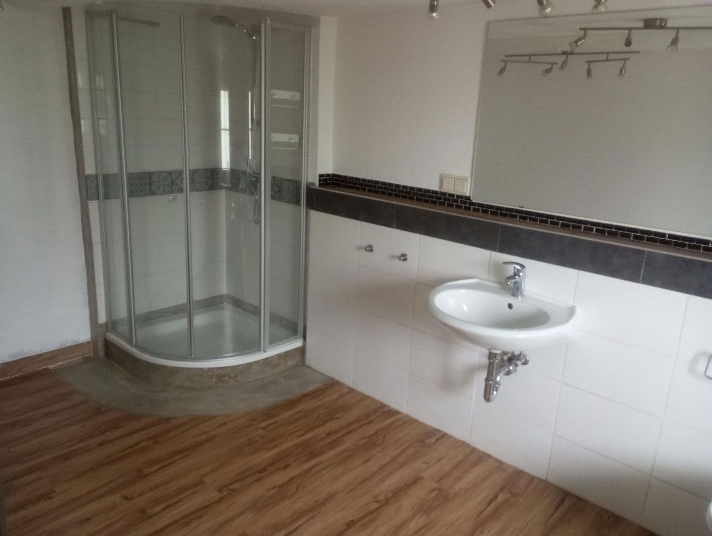 Prodej domu 160 m², pozemek 450 m², Göttingen, Dolní Sasko Prodej domu 160 m², pozemek 450 m², Göttingen, Dolní Sasko