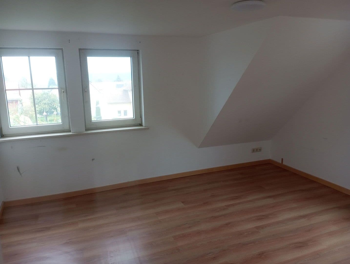 Prodej domu 160 m², pozemek 450 m², Göttingen, Dolní Sasko Prodej domu 160 m², pozemek 450 m², Göttingen, Dolní Sasko