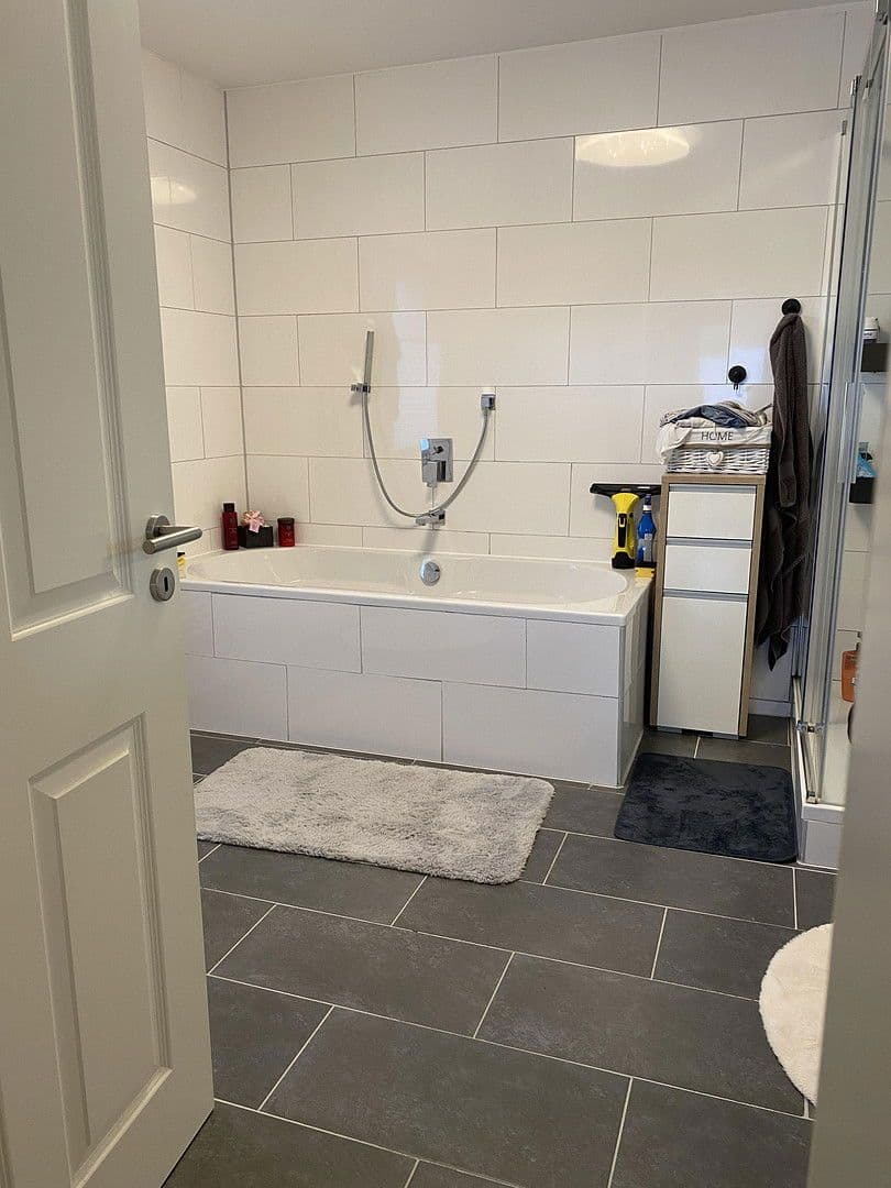 Prodej domu 180 m², pozemek 900 m², Hagen, Severní Porýní-Vestfálsko Prodej domu 180 m², pozemek 900 m², Hagen, Severní Porýní-Vestfálsko