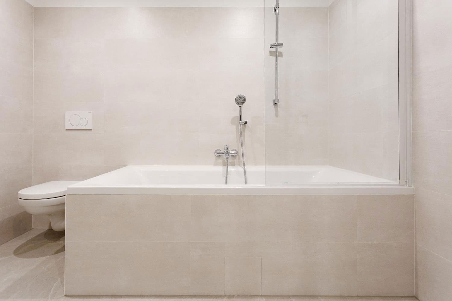 Pronájem bytu 4+1 122 m², Bräuhausgasse 8, Wien, Wien Pronájem bytu 4+1 122 m², Bräuhausgasse 8, Wien, Wien