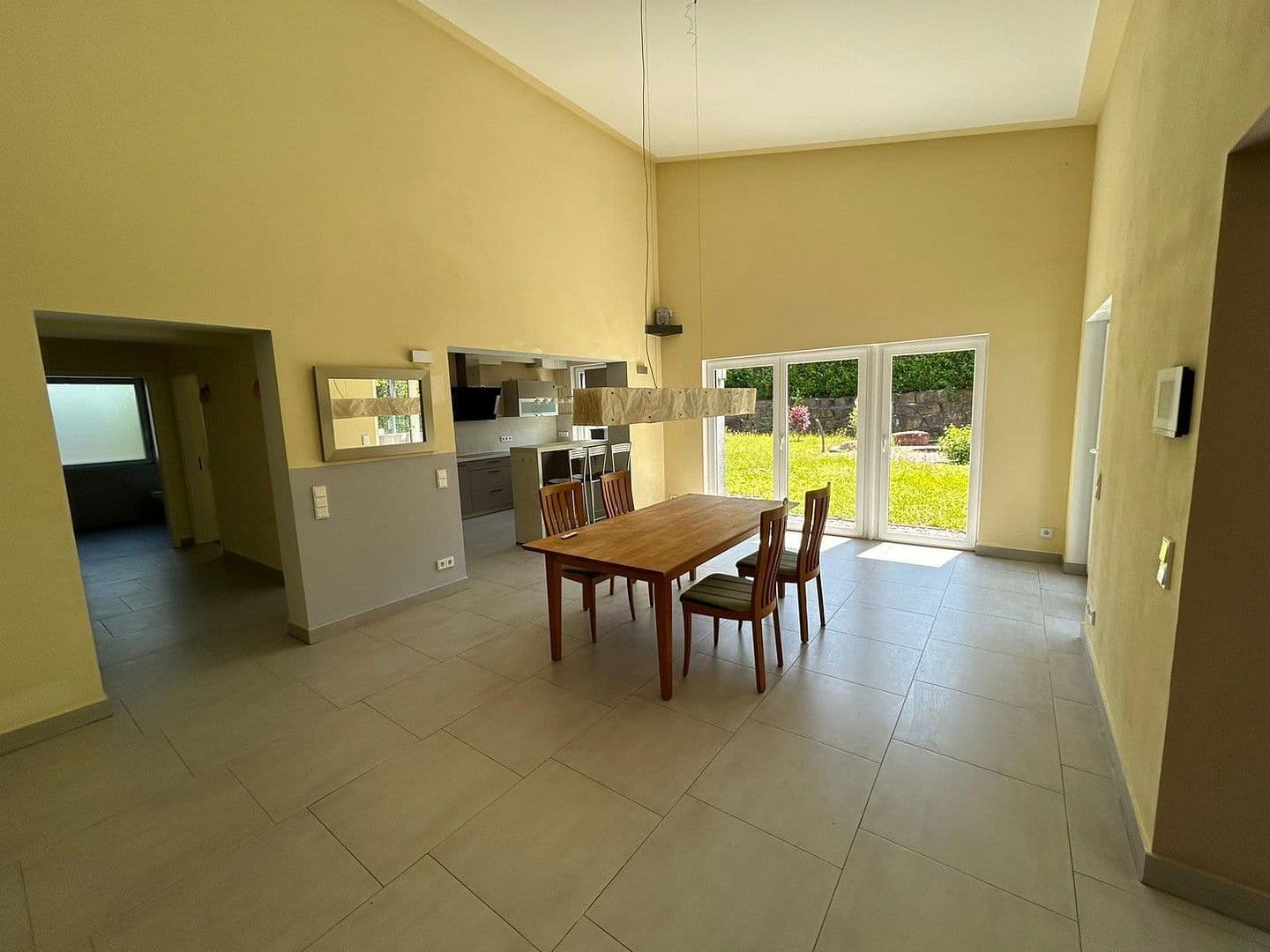 Pronájem bytu 2+1 144 m², Weil im Schönbuch, Bádensko-Württembersko Pronájem bytu 2+1 144 m², Weil im Schönbuch, Bádensko-Württembersko