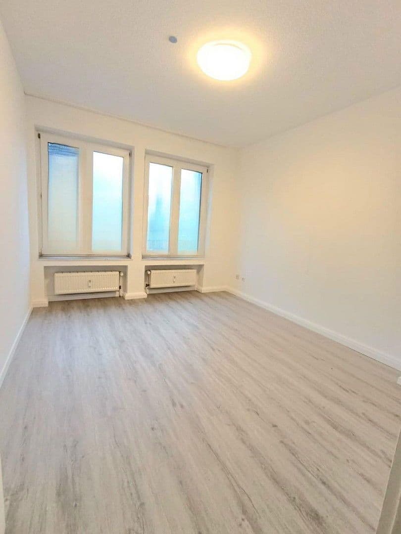 Pronájem bytu 2+1 44 m², Düsseldorf, Severní Porýní-Vestfálsko Pronájem bytu 2+1 44 m², Düsseldorf, Severní Porýní-Vestfálsko