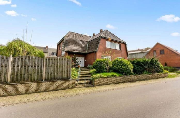 Prodej domu 211 m², pozemek 1.400 m², Lamstedt, Dolní Sasko Prodej domu 211 m², pozemek 1.400 m², Lamstedt, Dolní Sasko