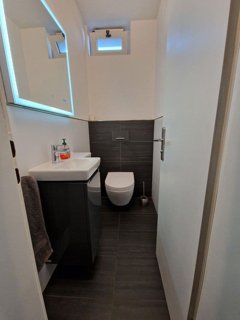 Prodej domu 221 m², pozemek 1.712 m², Schwäbisch Gmünd, Bádensko-Württembersko Prodej domu 221 m², pozemek 1.712 m², Schwäbisch Gmünd, Bádensko-Württembersko