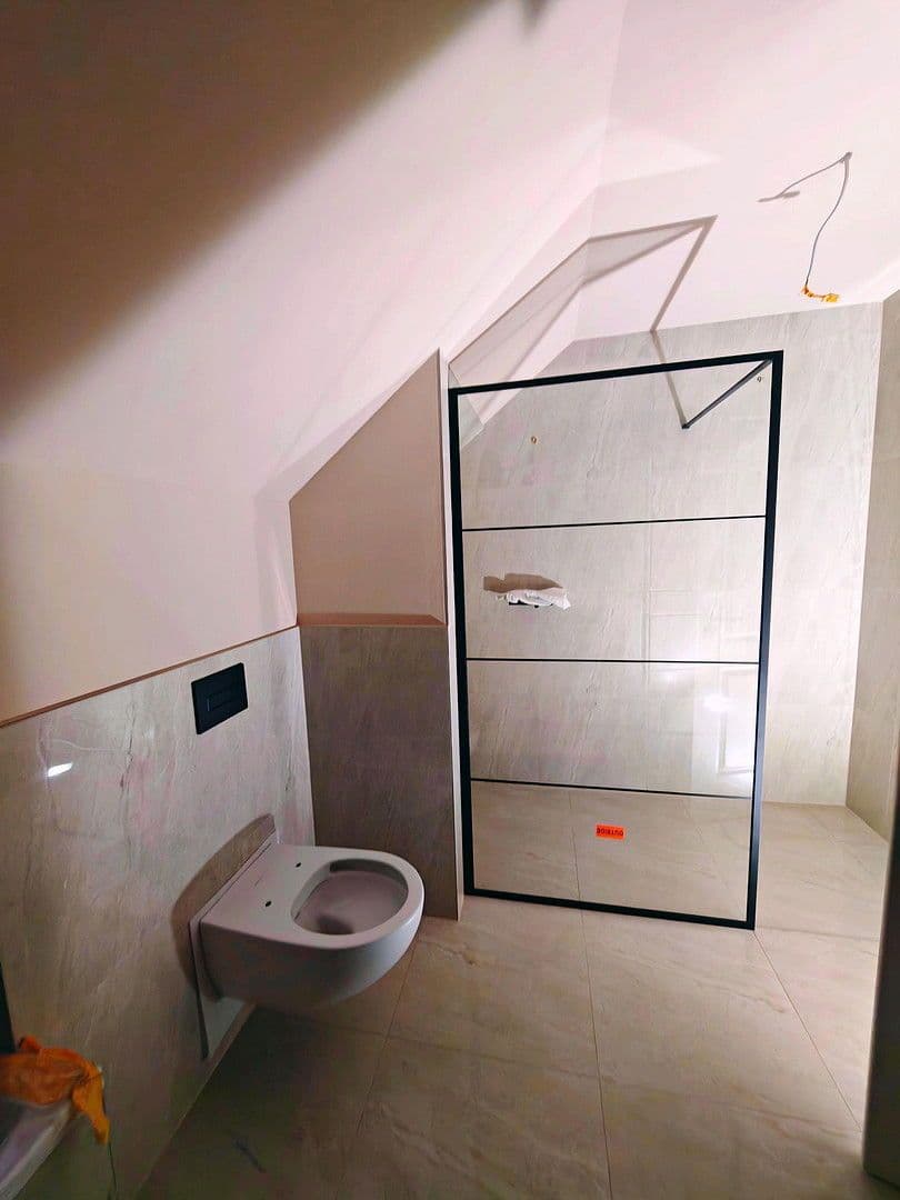 Pronájem domu 125 m², pozemek 320 m², Hohenhameln, Dolní Sasko Pronájem domu 125 m², pozemek 320 m², Hohenhameln, Dolní Sasko