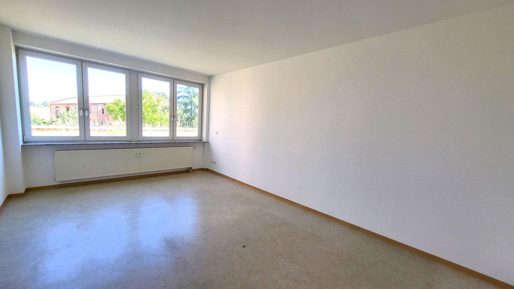 Pronájem bytu 2+1 55 m², Äußere Leipziger Straße 23a, Schkeuditz, Sasko Pronájem bytu 2+1 55 m², Äußere Leipziger Straße 23a, Schkeuditz, Sasko