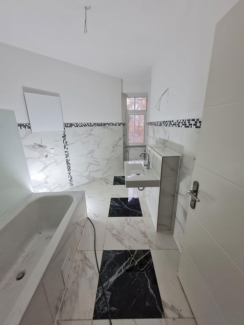 Pronájem bytu 3+1 102 m², Portitzer Str. 12, Leipzig, Sasko Pronájem bytu 3+1 102 m², Portitzer Str. 12, Leipzig, Sasko