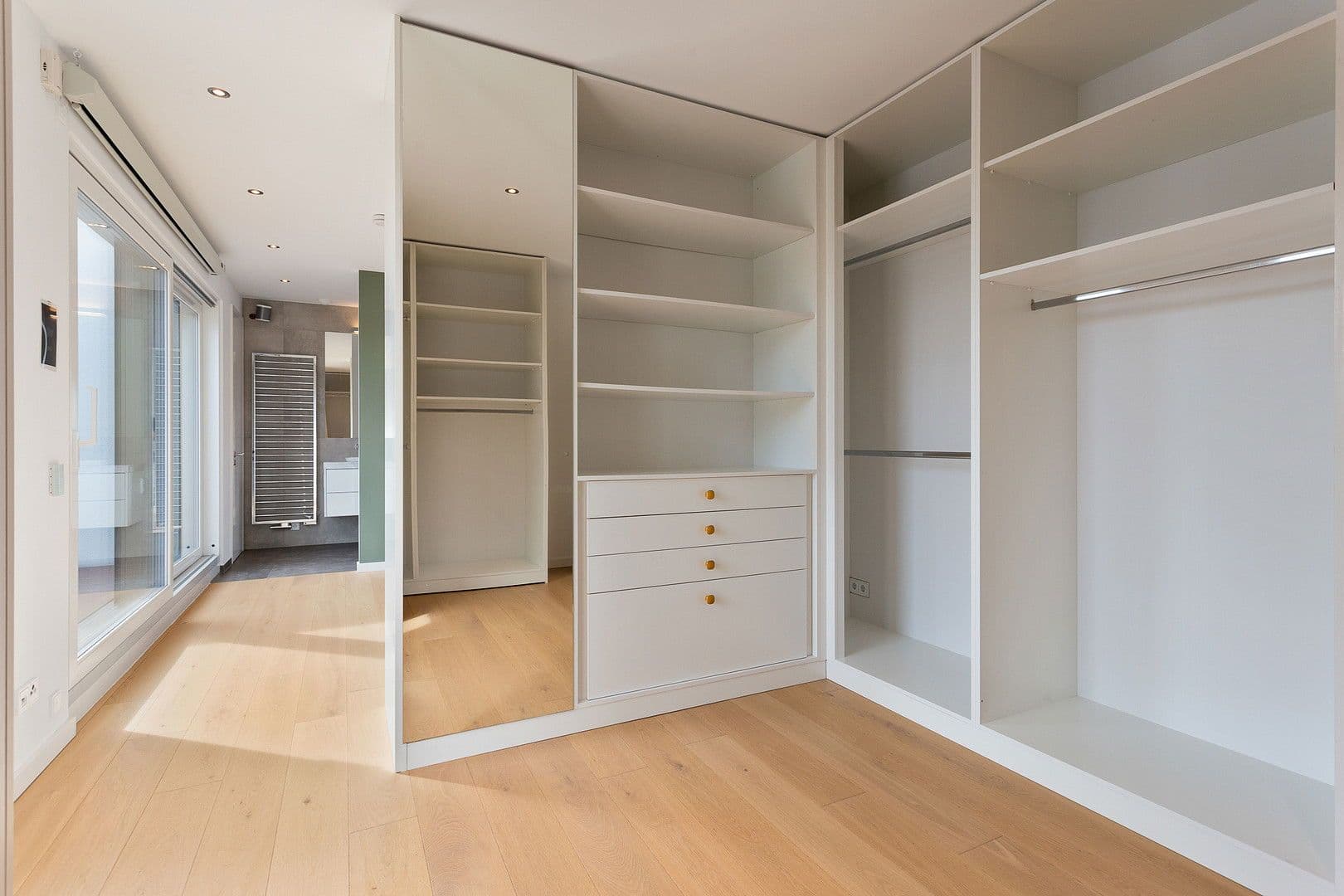 Prodej domu 169 m², pozemek 160 m², Liederbach am Taunus, Hessen Prodej domu 169 m², pozemek 160 m², Liederbach am Taunus, Hessen