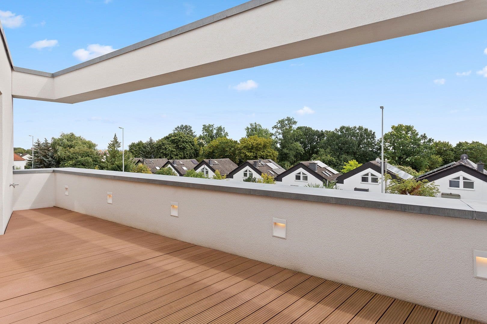 Prodej domu 169 m², pozemek 160 m², Liederbach am Taunus, Hessen Prodej domu 169 m², pozemek 160 m², Liederbach am Taunus, Hessen