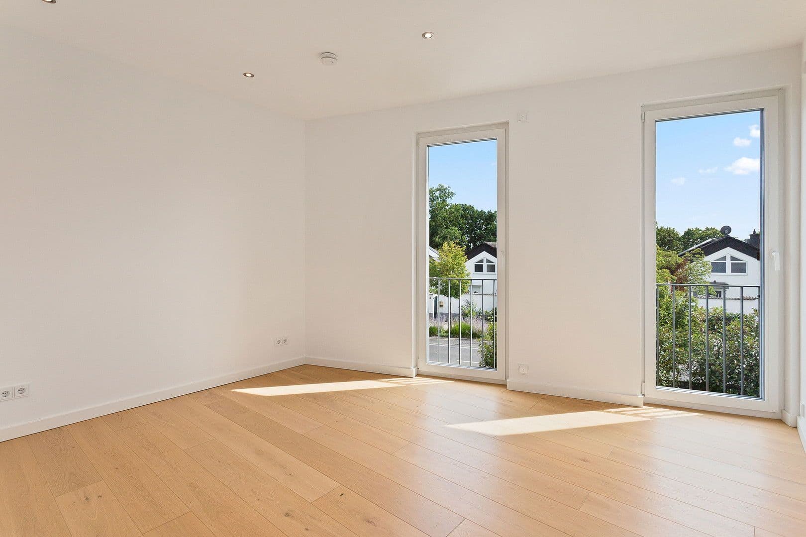 Prodej domu 169 m², pozemek 160 m², Liederbach am Taunus, Hessen Prodej domu 169 m², pozemek 160 m², Liederbach am Taunus, Hessen