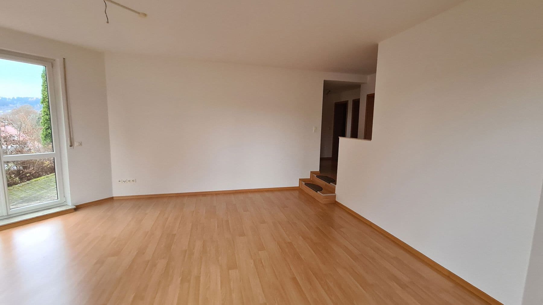 Pronájem bytu 2+1 78 m², Suhl, Durynsko Pronájem bytu 2+1 78 m², Suhl, Durynsko