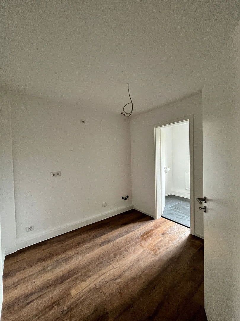 Pronájem bytu 2+1 41 m², Alte Holzhausener Straße 8, Leipzig, Sasko Pronájem bytu 2+1 41 m², Alte Holzhausener Straße 8, Leipzig, Sasko
