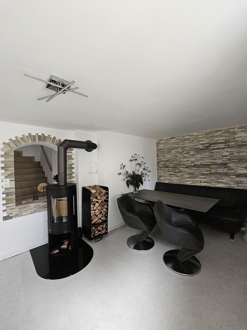 Prodej domu 145 m², pozemek 452 m², Altmannstein, Bavorsko Prodej domu 145 m², pozemek 452 m², Altmannstein, Bavorsko