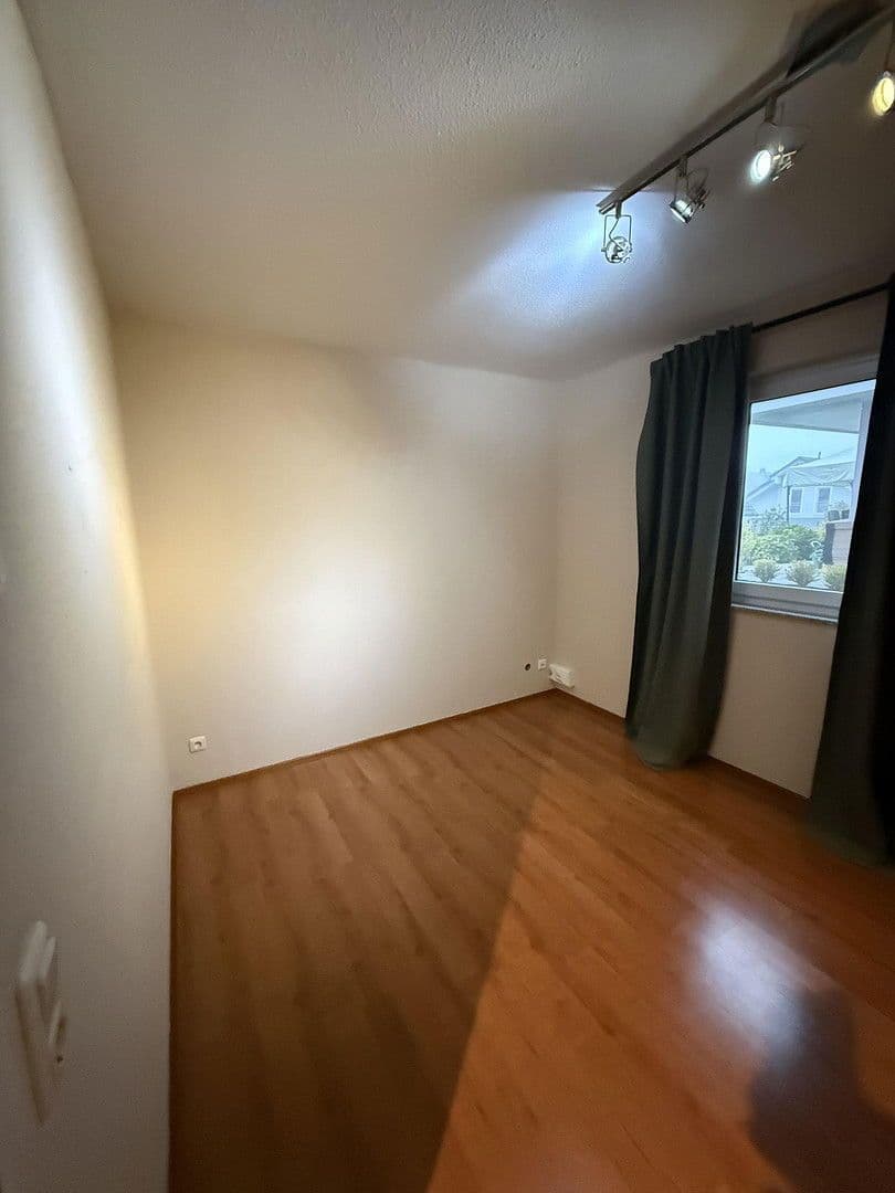 Pronájem bytu 4+1 120 m², Siegen, Severní Porýní-Vestfálsko Pronájem bytu 4+1 120 m², Siegen, Severní Porýní-Vestfálsko