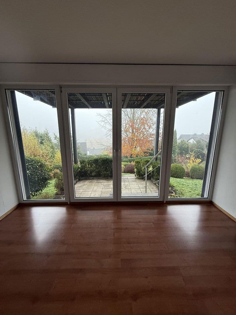 Pronájem bytu 4+1 120 m², Siegen, Severní Porýní-Vestfálsko Pronájem bytu 4+1 120 m², Siegen, Severní Porýní-Vestfálsko