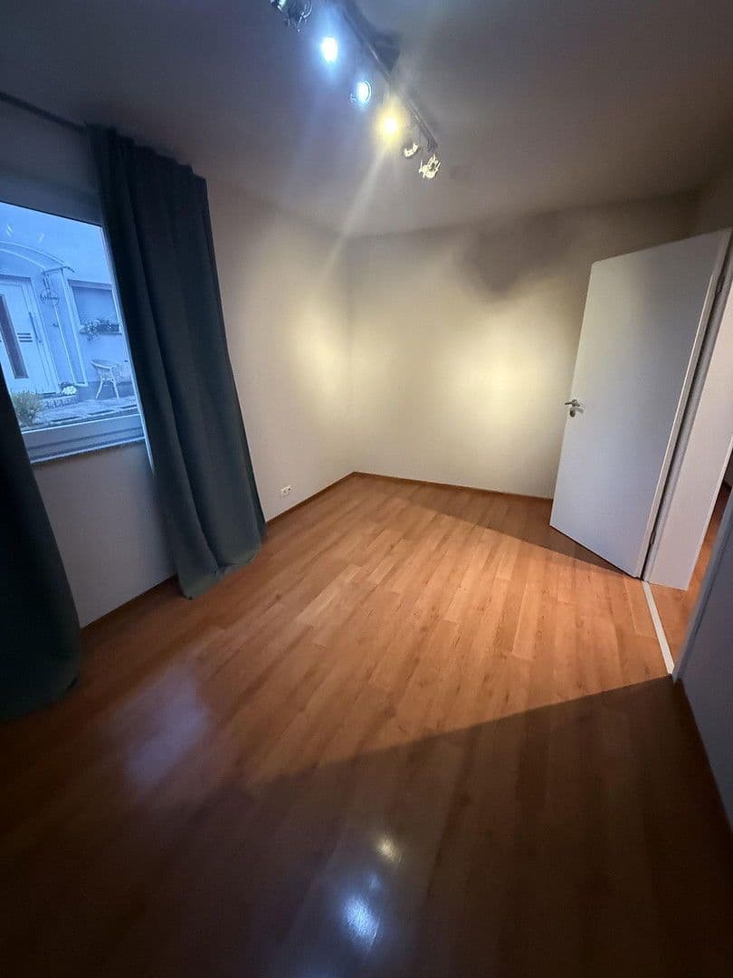 Pronájem bytu 4+1 120 m², Siegen, Severní Porýní-Vestfálsko Pronájem bytu 4+1 120 m², Siegen, Severní Porýní-Vestfálsko