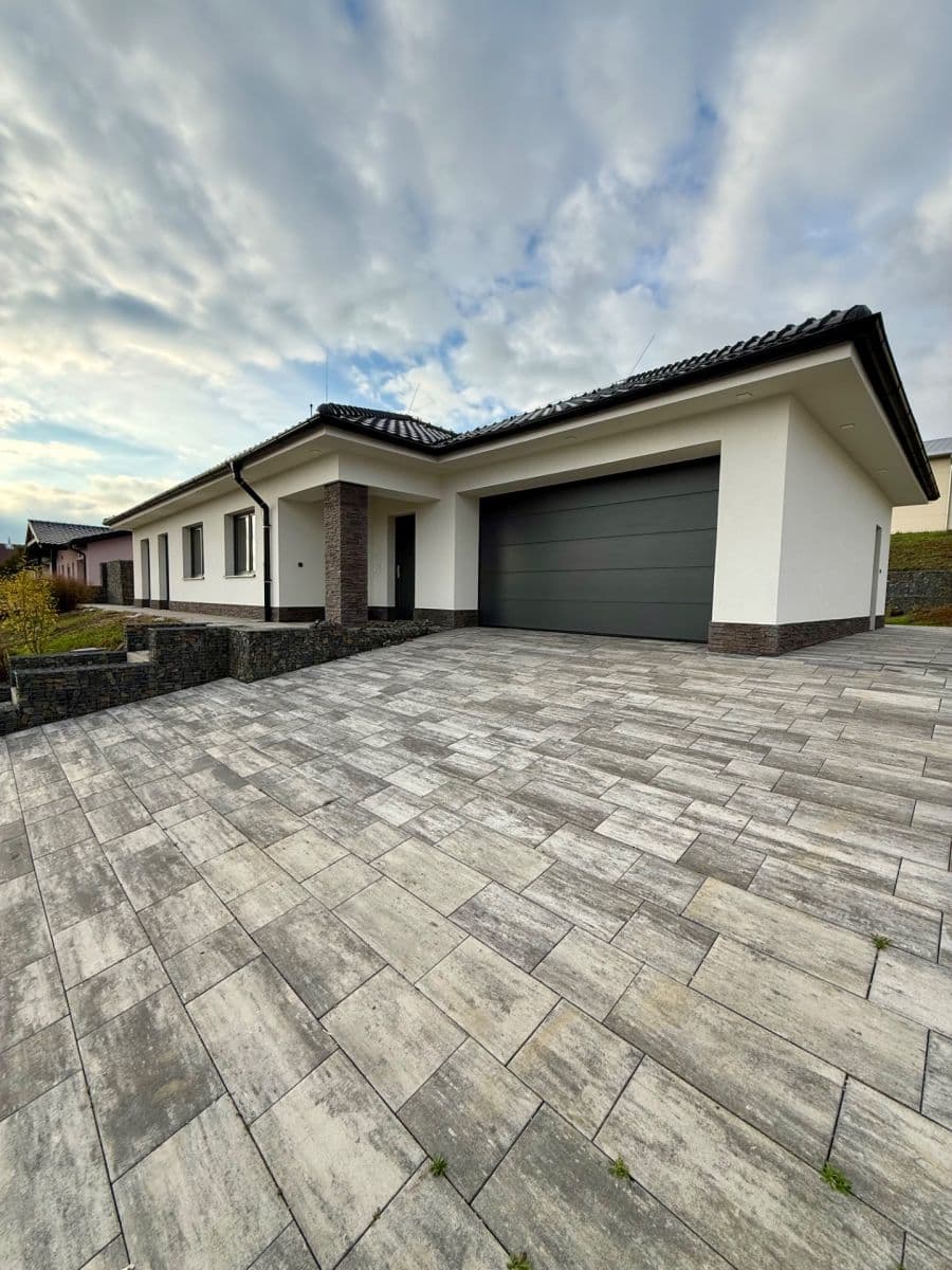 Prodej domu 180 m², pozemek 881 m², Ladova, Olomouc, Olomoucký kraj Prodej domu 180 m², pozemek 881 m², Ladova, Olomouc, Olomoucký kraj