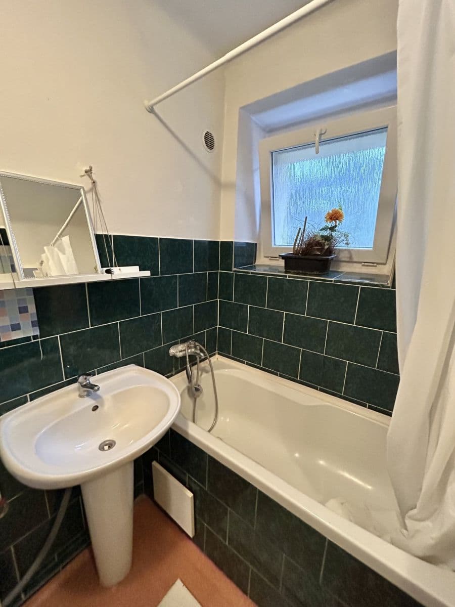 Pronájem bytu 2+kk 52 m², Petrohradská, Kladno, Středočeský kraj Pronájem bytu 2+kk 52 m², Petrohradská, Kladno, Středočeský kraj